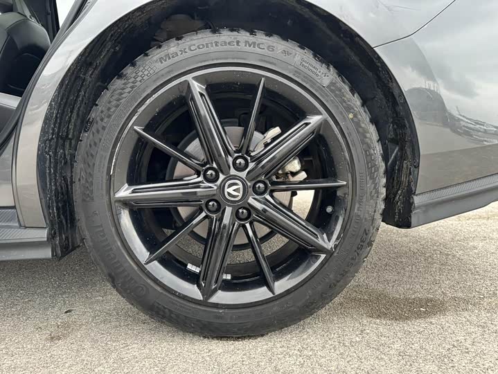 Changan UNI-V 2022 1.5 T Premium — фото 14