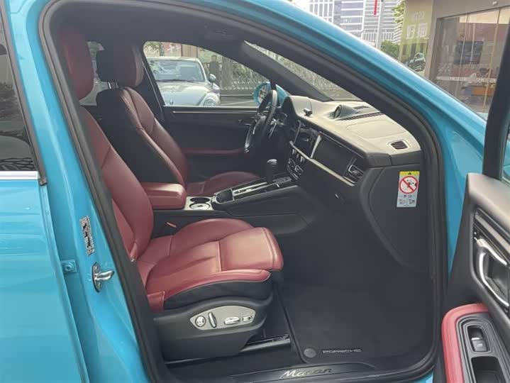 Porsche Macan 2022 Macan 2.0 T — фото 11
