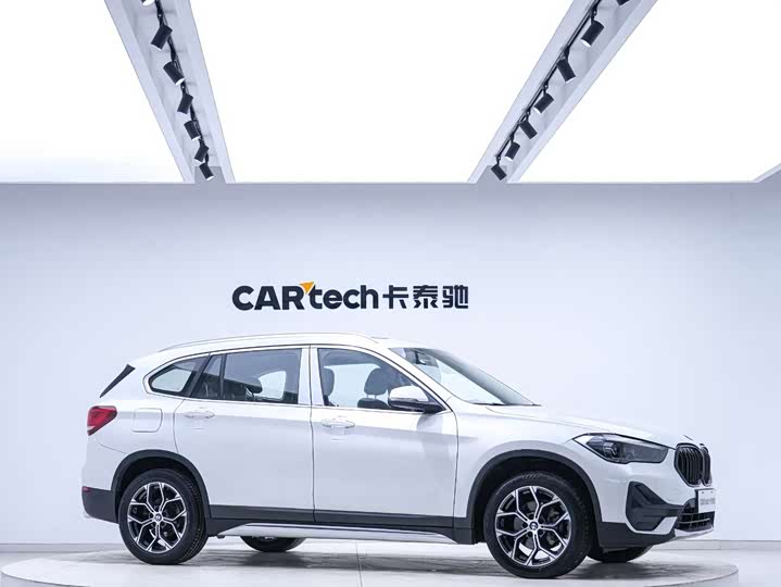 BMW X1 2020 s Drive 20 Li — фото 5