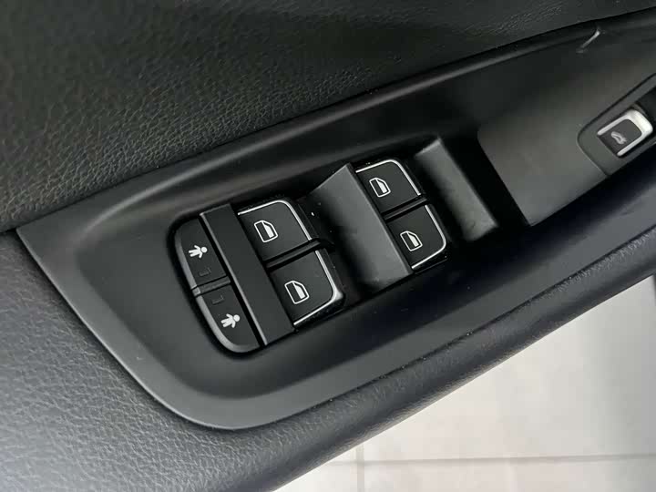 Audi A6L 2018 30 FSI — фото 10