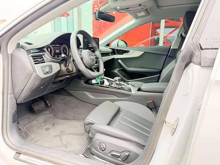 Audi A5 2024 Sportback 40 TFSI — фото 5
