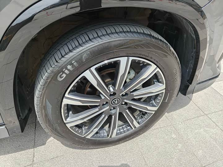 Changan CS75 PLUS 2023 1.5 T ATLuxury — фото 9