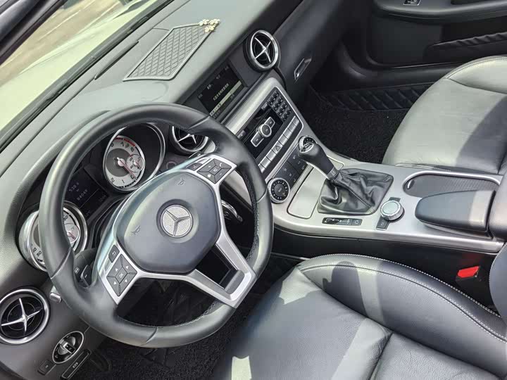 Mercedes-Benz SLK-Class 2011 SLK 200 — фото 6