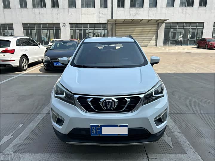 Changan CS15 2016 1.5 L MT — фото 4