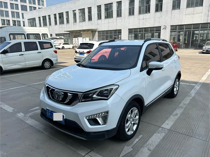 Changan CS15 2016 1.5 L MT — фото 2