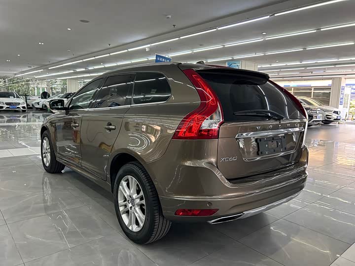 Volvo XC60 2015 T 5 — фото 8