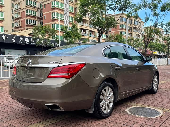 Buick LaCrosse — фото 6