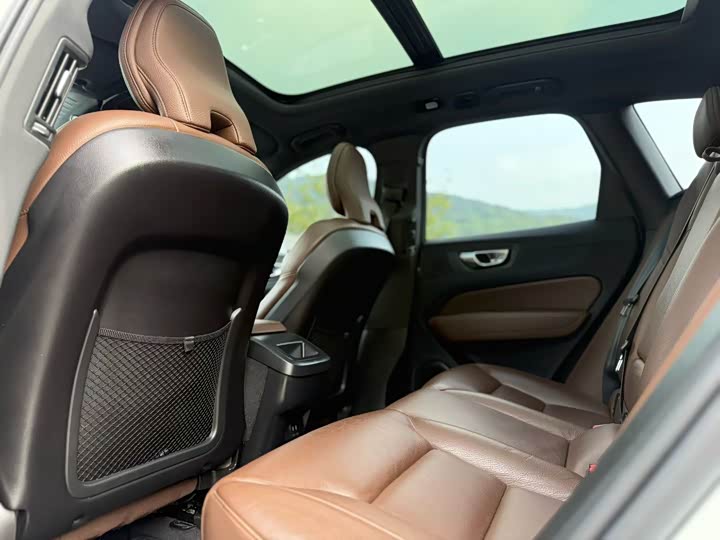 Volvo XC60 2022 B 5 4 WD — фото 6