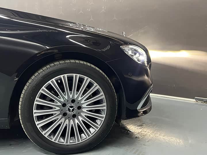 Mercedes-Benz E-Class 2023 E 300 L Luxury — фото 8