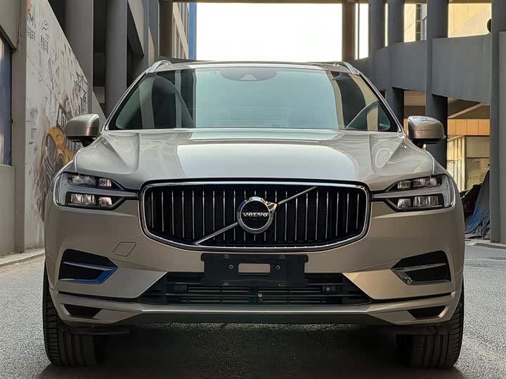 Volvo XC60 2020 T 5 4 WD — фото 2