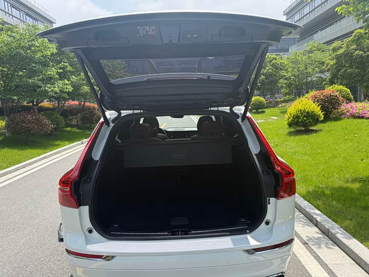 Volvo XC60 2021 T 5 4 WD — фото 11