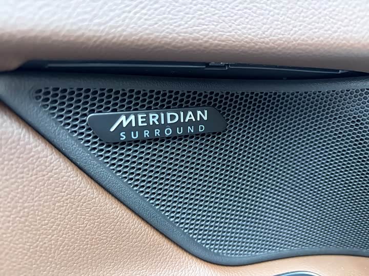 Jaguar XFL 2018 XFL 2.0 T 250 PS — фото 16