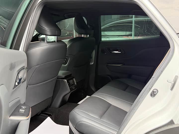 Toyota Sport 2023 2.5 L Sport Cross HEV 2 WD — фото 6