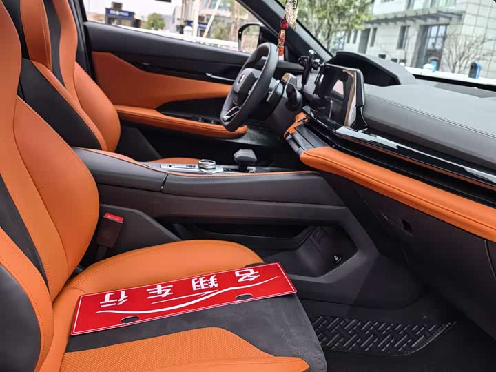 Changan UNI-V 2023 1.5 T — фото 5