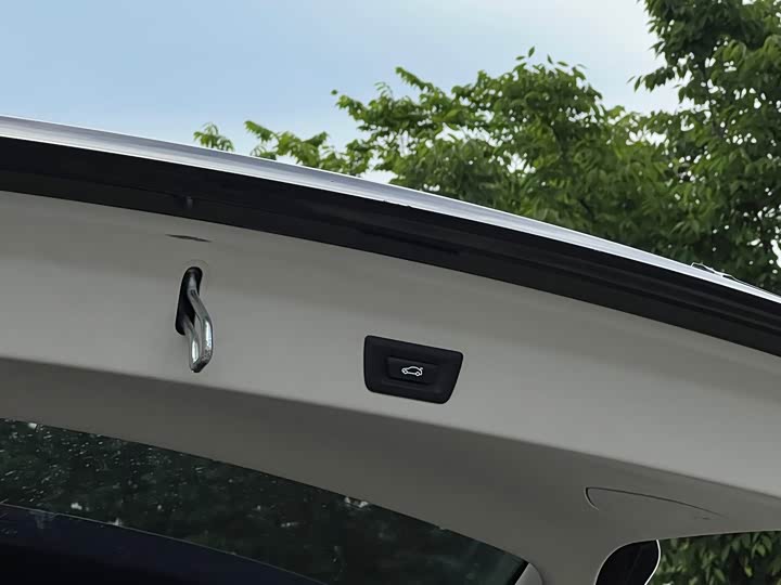 BMW X3 2019 x Drive 28i — фото 11