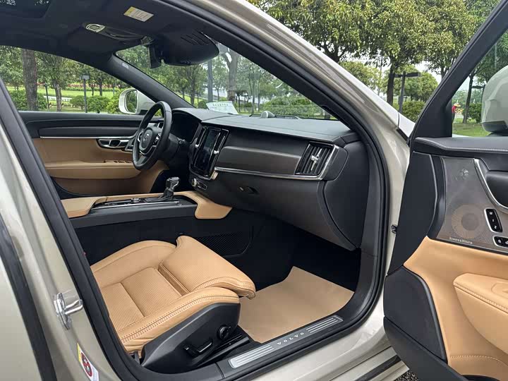 Volvo V90 2019 Cross Country T 5 AWD VI — фото 7