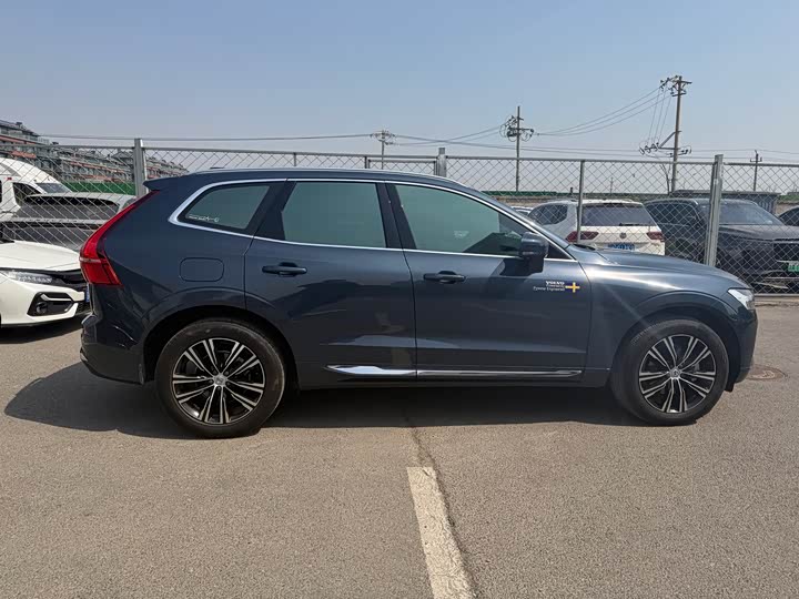 Volvo XC60 2022 B 5 4 WD — фото 8