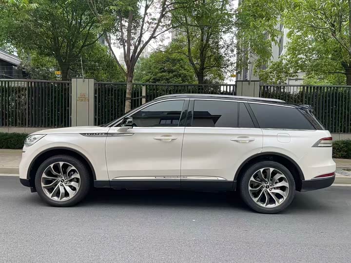 Lincoln Aviator — фото 4