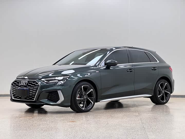 Audi A3 2023 Sportback 35 TFSI Sport — фото 1