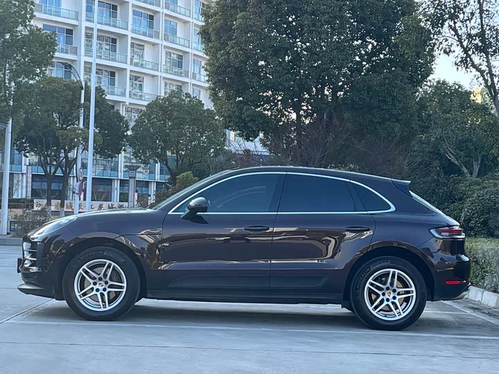 Porsche Macan 2018 Macan 2.0 T — фото 3