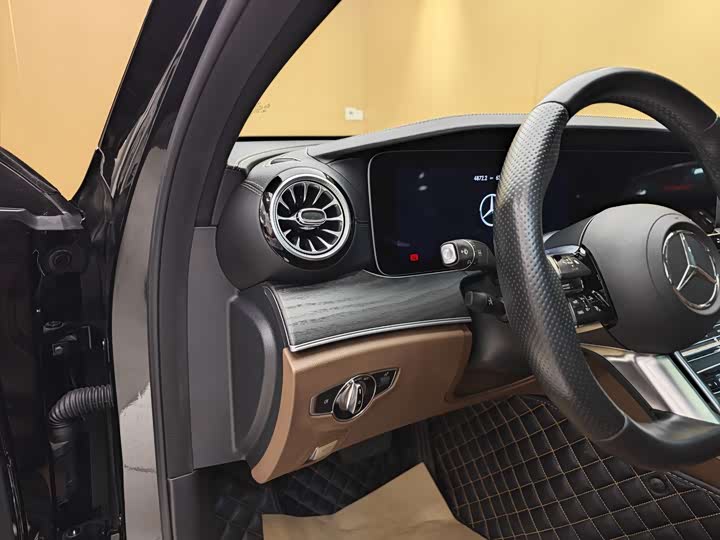 Mercedes-Benz E-Class 2023 E 300 L — фото 11