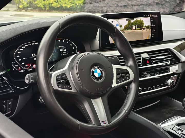 BMW 5-Series 2022 525 Li M — фото 22