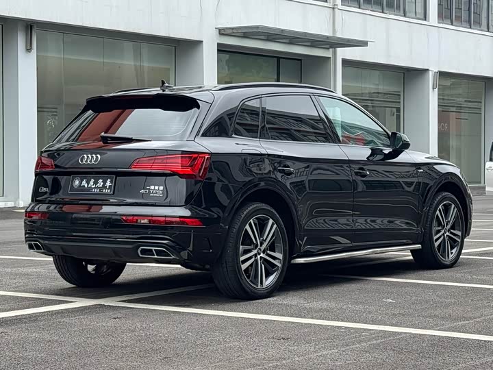 Audi Q5L 2022 40 T RS — фото 5