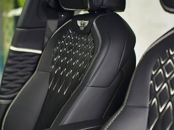 Bentley Flying Spur — фото 3