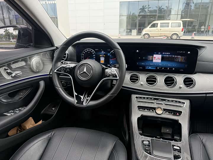 Mercedes-Benz E-Class 2021 E 300 L Luxury — фото 9