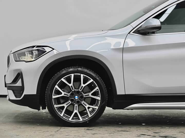 BMW X1 2022 x Drive 25 Li — фото 18
