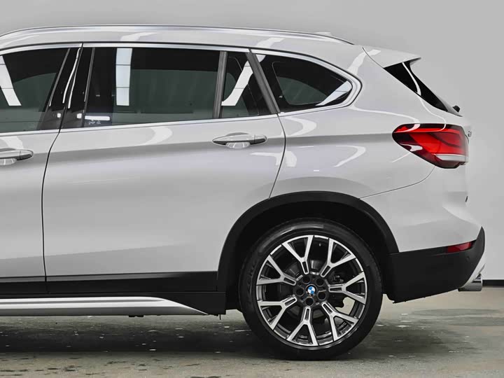 BMW X1 2022 x Drive 25 Li — фото 20