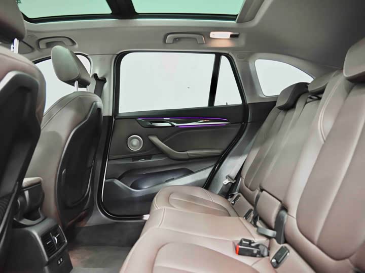 BMW X1 2022 x Drive 25 Li — фото 31