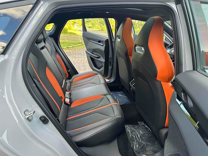 Changan UNI-V 2024 1.5 T Sport — фото 14