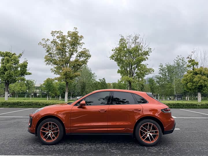 Porsche Macan 2022 Macan 2.0 T — фото 7