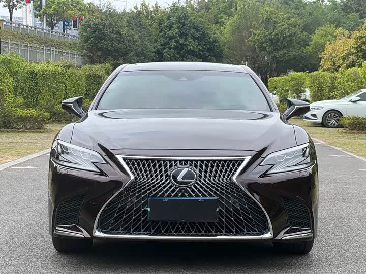 Lexus LS 2018 500h V — фото 2
