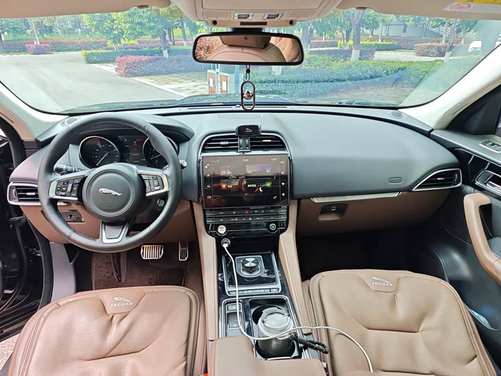 Jaguar F-PACE 2018 2.0 T 4 WDR-Sport — фото 5