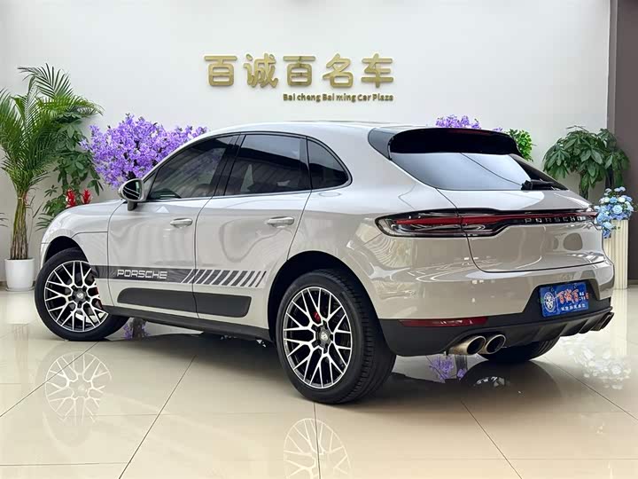 Porsche Macan 2018 Macan 2.0 T — фото 5