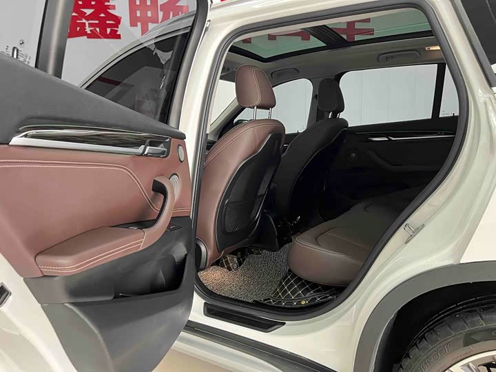 BMW X1 2022 x Drive 25 Li — фото 17