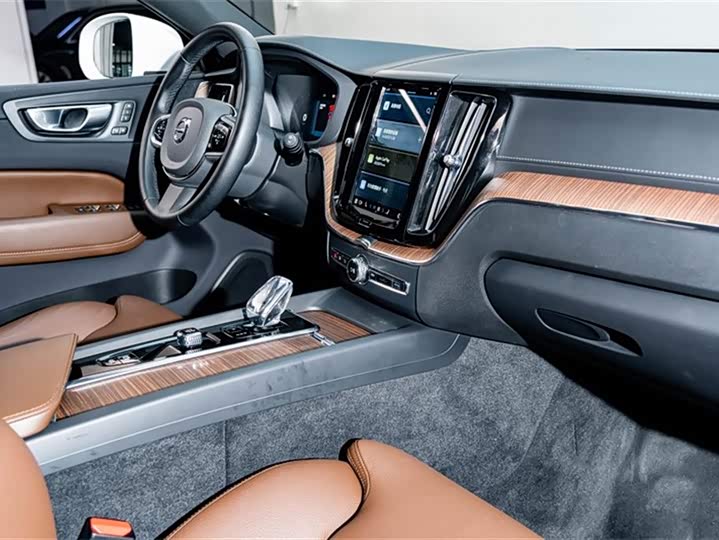 Volvo XC60 Hybrid 2023 T 8 PHEV 4 WD — фото 19