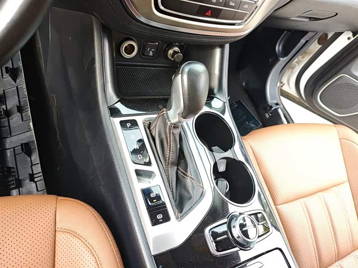 Changan CS95 2017 2.0 T 2 WD — фото 14