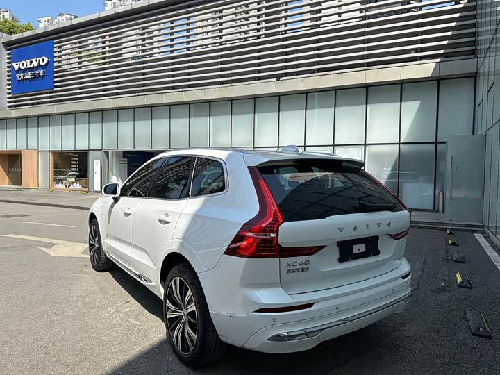 Volvo XC60 Hybrid 2022 T 8 PHEV 4 WD — фото 6