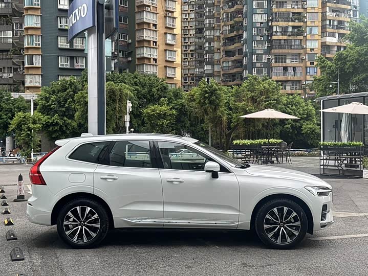 Volvo XC60 2024 B 5 4 WD — фото 4