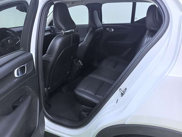 Volvo XC40 2020 T 4 WD — фото 7