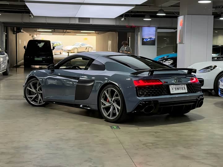 Audi R8 2022 V 10 Coupe performance — фото 4