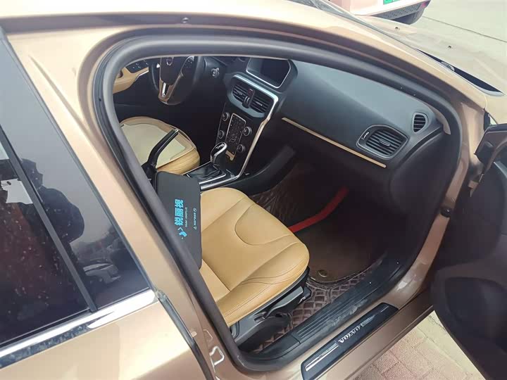 Volvo V40 2017 T 3 — фото 20