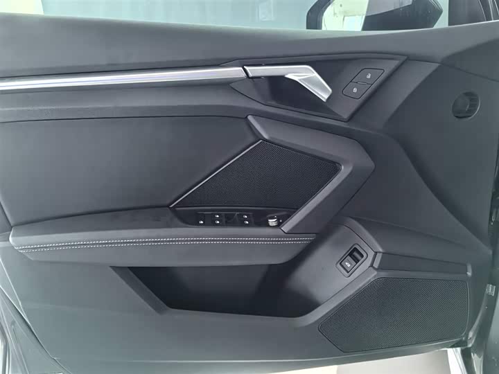 Audi A3 2024 Sportback 35 TFSI Sport — фото 6