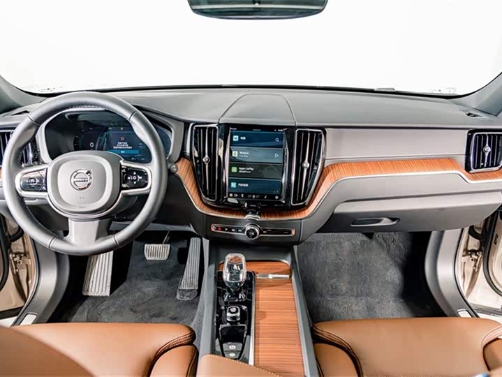 Volvo XC60 2025 B 5 4 WD — фото 11