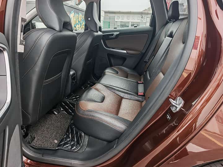 Volvo XC60 2016 T 5 AWD — фото 12