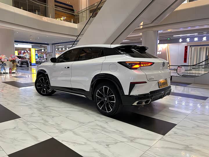Changan UNI-T 2023 1.5 T Premium — фото 7