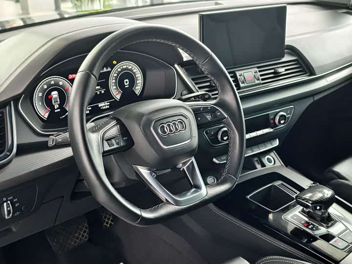 Audi Q5L 2022 40 T — фото 8